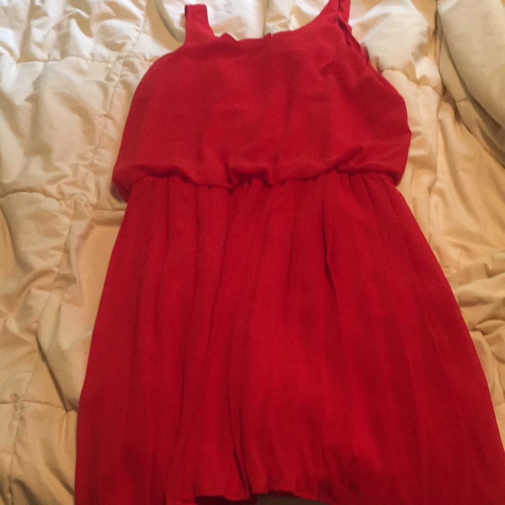 Les petites red pleated dress
